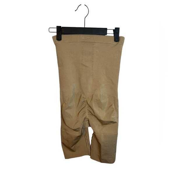 NWT Spanx Shaping Midthigh Bodysuit - Picture 2 of 4